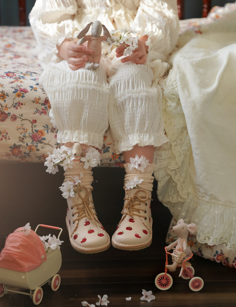 Petit Nord Apple Scallop Boot Boots Cream 052