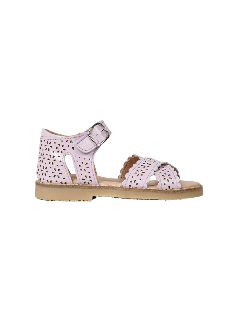 Petit Nord Crossover Scallop Flower Sandals Iris Patent 124