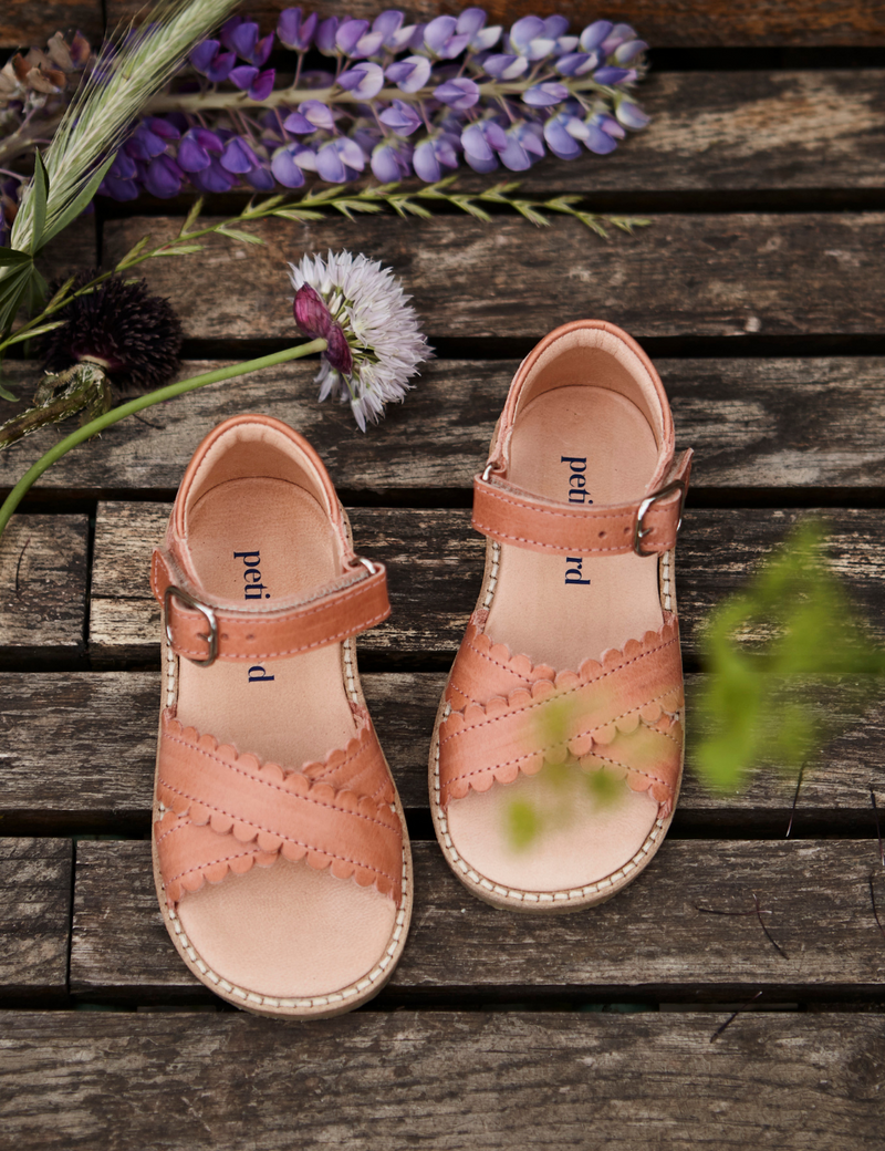 Petit Nord Crossover Scallop Sandal Sandals Peachy 030